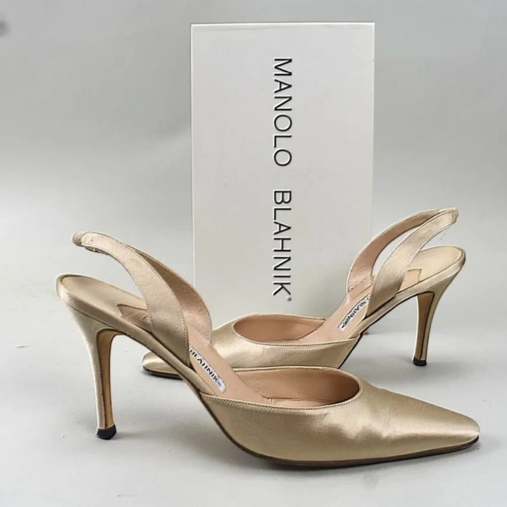 Manolo Blahnik Carolyne Beige Satin Pointed Slingback Heels Women Size 8.5 38.5